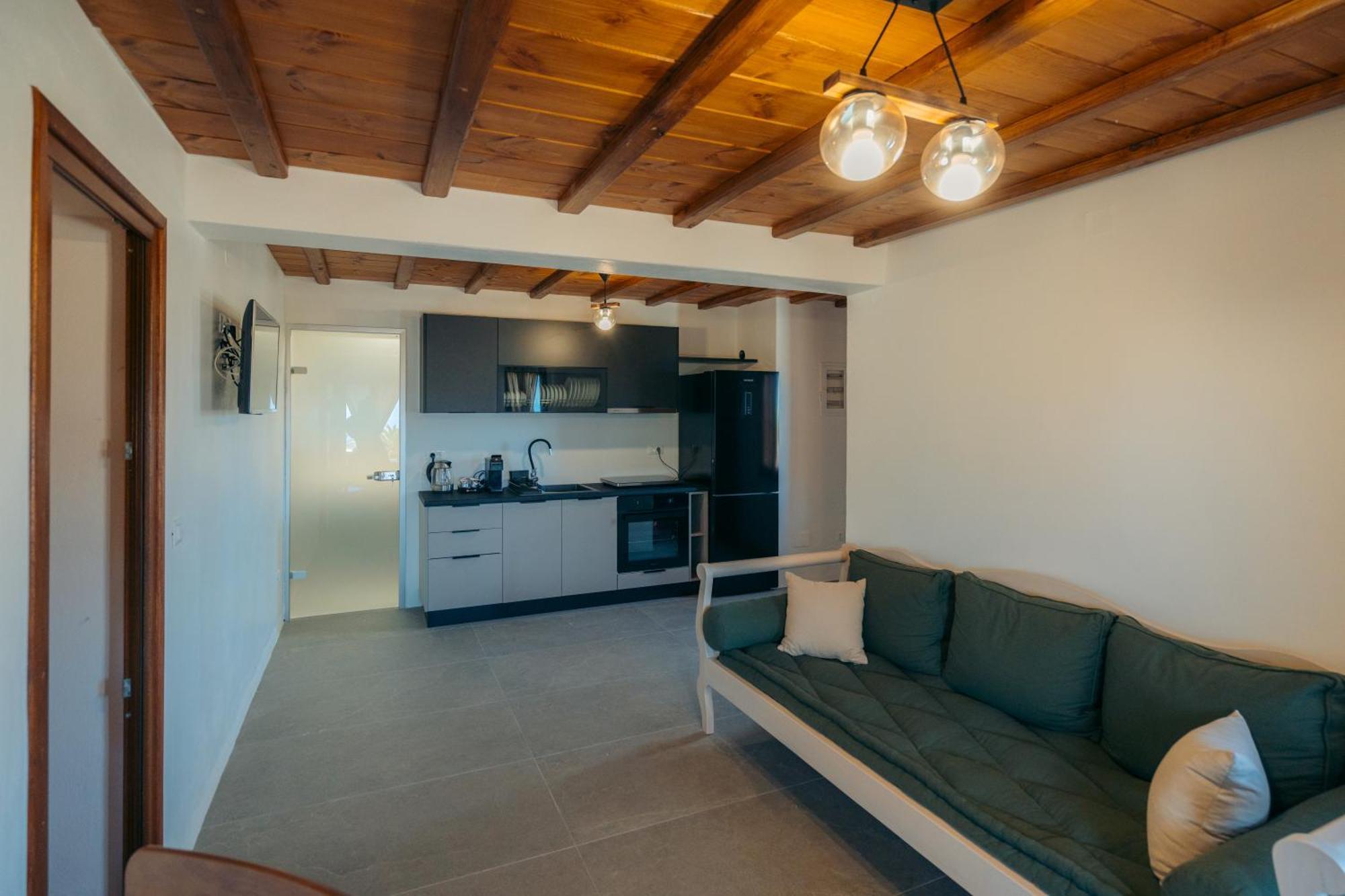 Loukia Apartments Artemonas Exterior photo