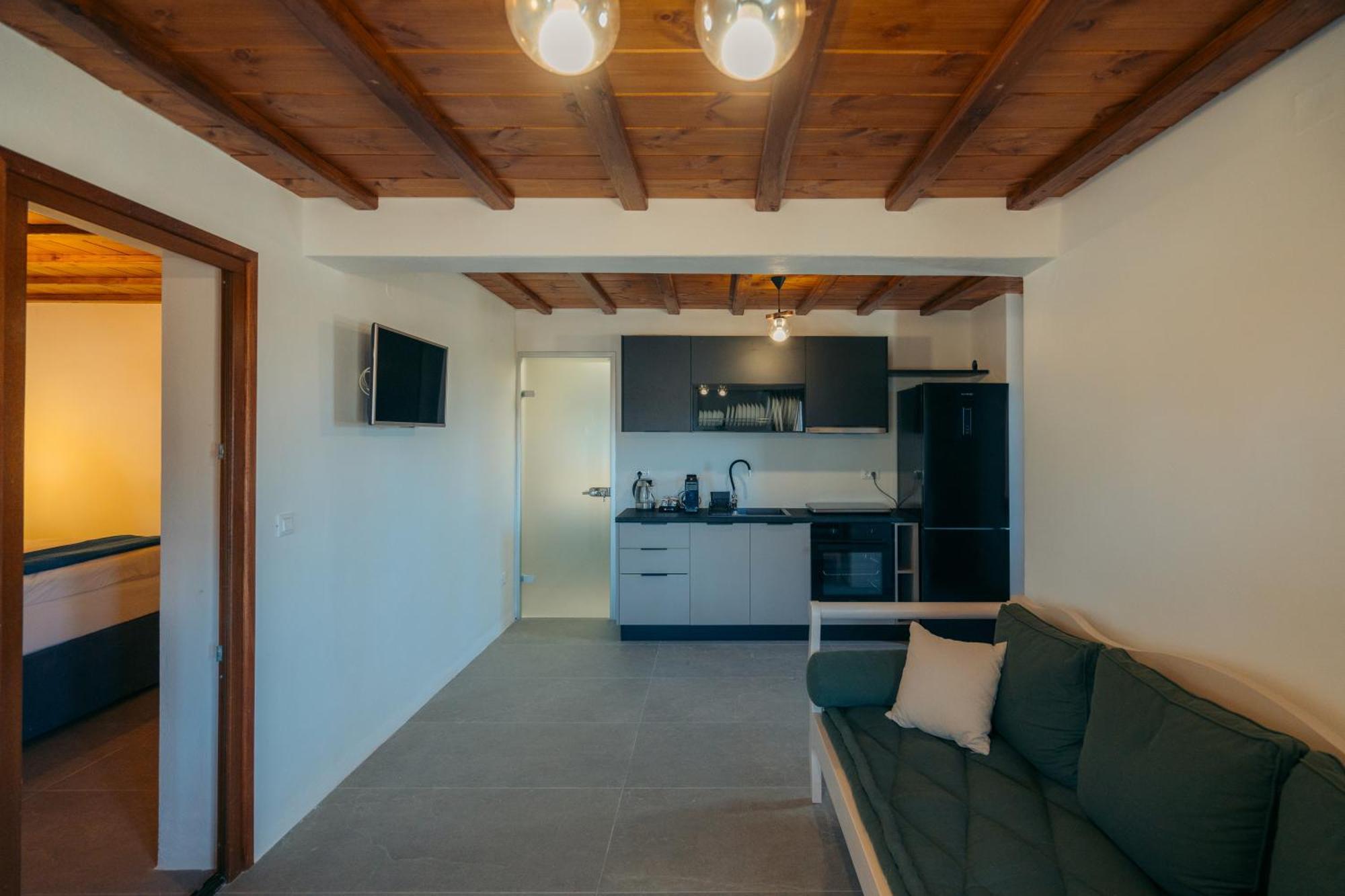 Loukia Apartments Artemonas Exterior photo